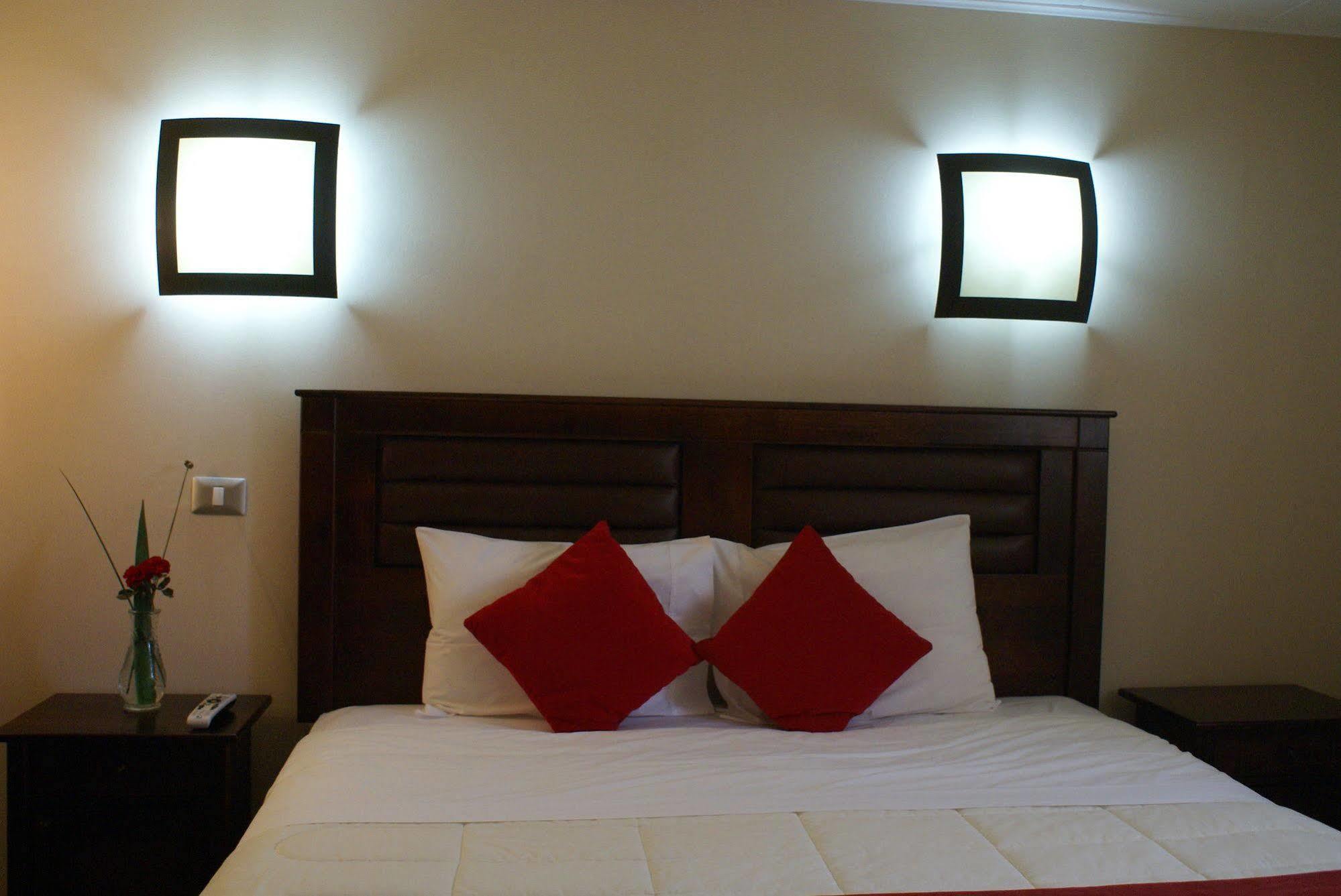 Hotel Baviera Парал Екстериор снимка